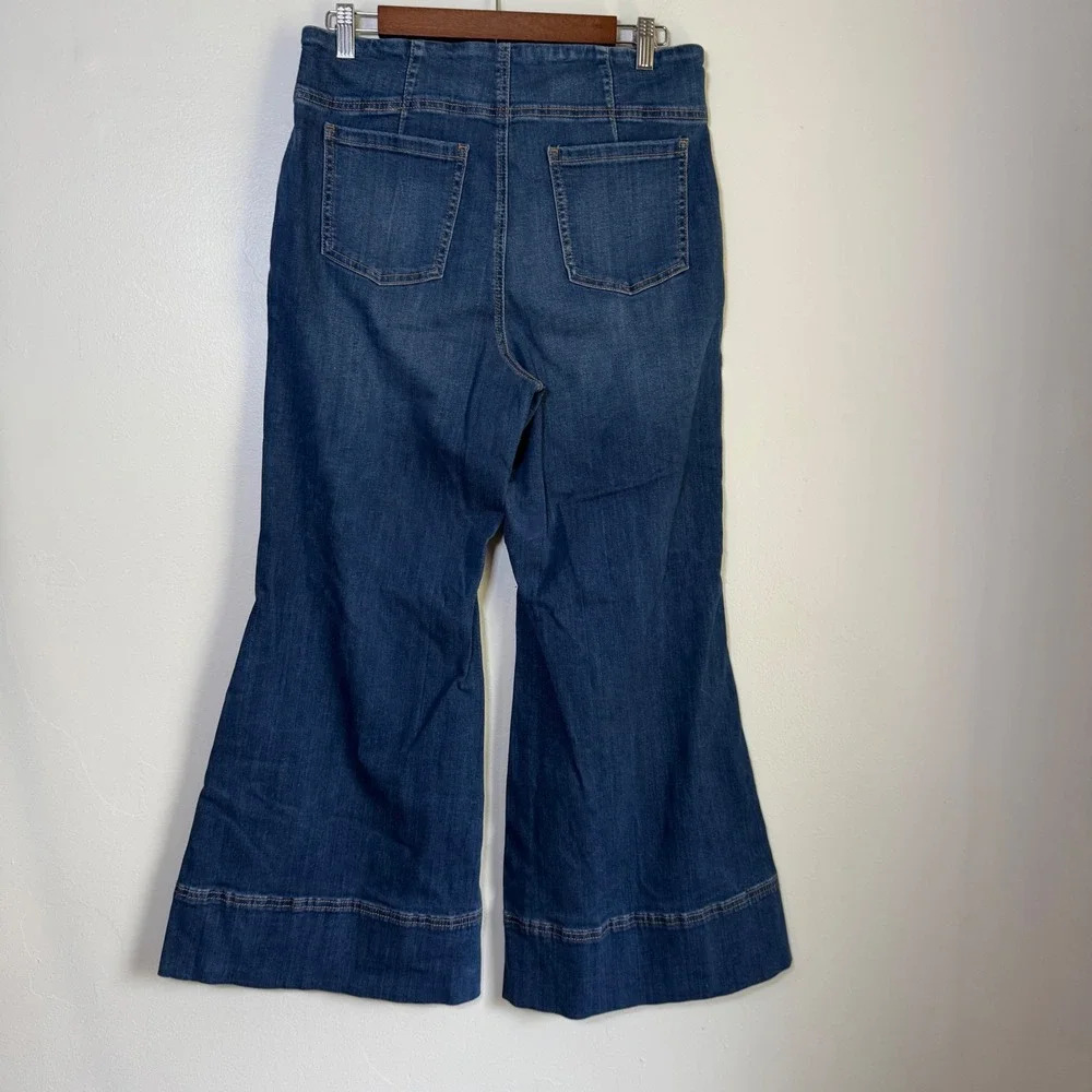 Chico's Pull-On Flare Sailor Button Wide Leg Jeans Size 8P Dark Wash Blue - Picture 2 of 3